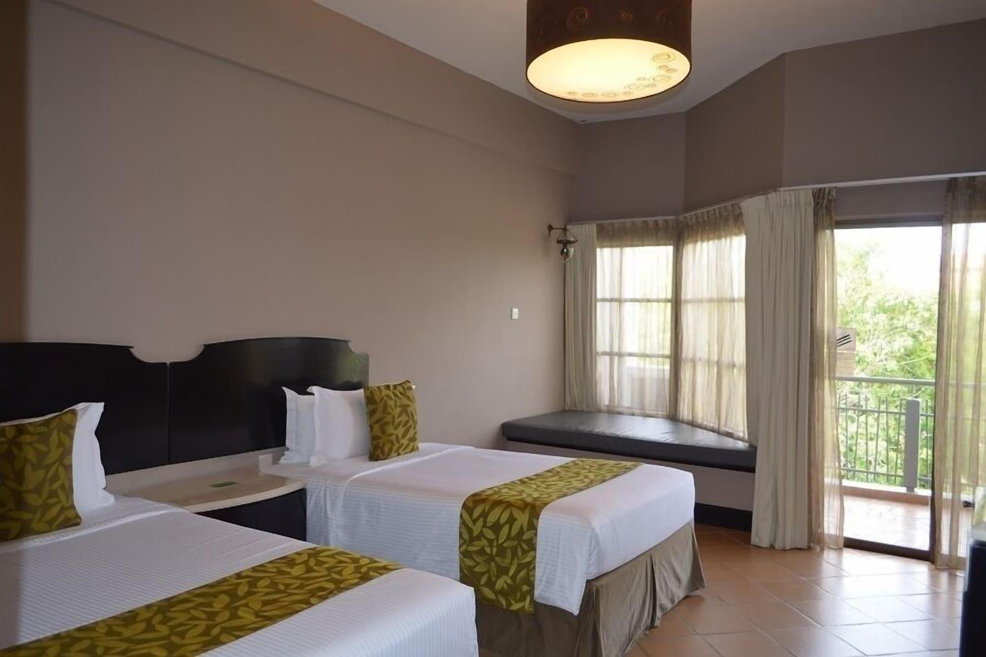 Thistle Port Dickson Resort Kültér fotó Deluxe Room
